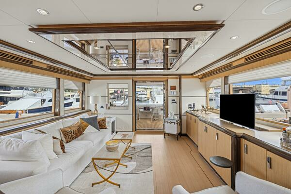 2010 Ocean Alexander 85