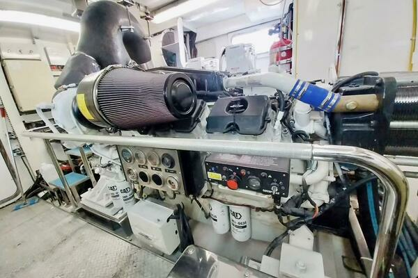 2010 Ocean Alexander 85