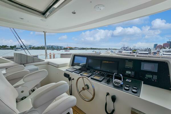 2010 Ocean Alexander 85