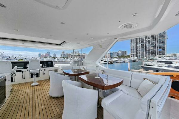 2010 Ocean Alexander 85