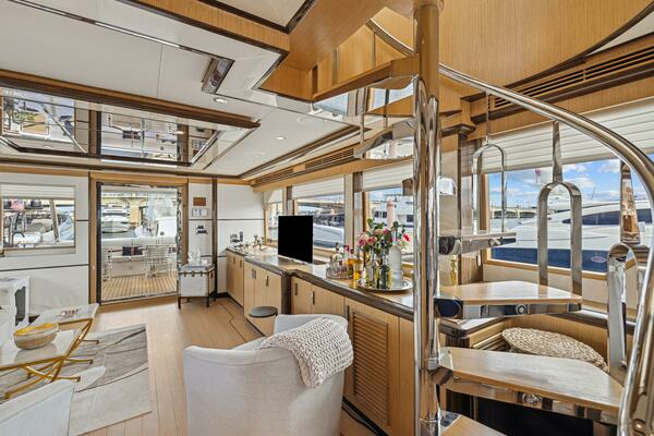 2010 Ocean Alexander 85