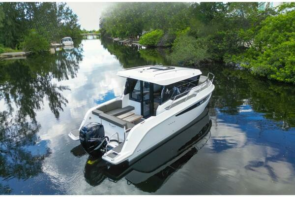 Photo of the 2023 Vento V30 HT Weekender