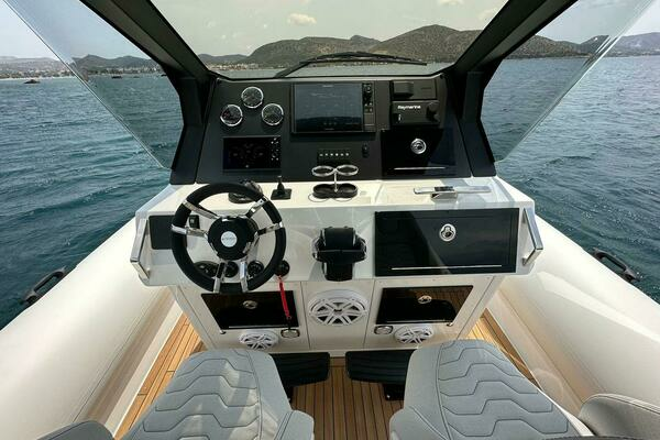 Photo of the 2023 RIB Seafarer 36X "SOTO"