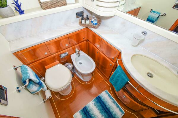 2006 Ferretti Yachts 88