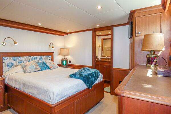 2017 Northern Marine 80