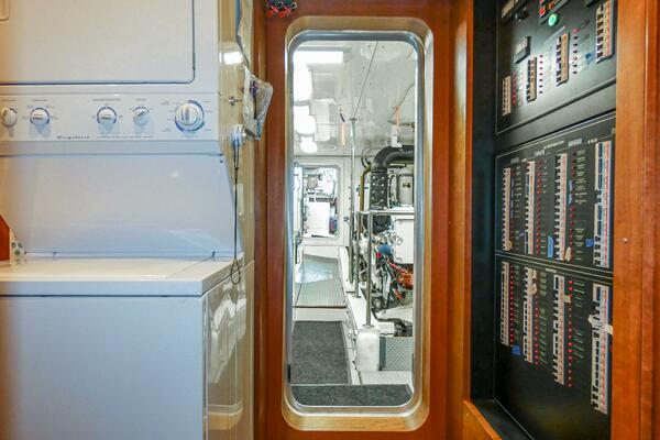 iiWii 80ft Northern Marine Yacht For Sale