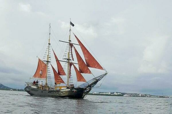 Photo of the 2000 Schooner Brigantine "La Fantastica"