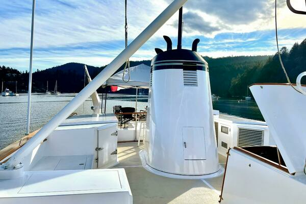 Pioneer 74ft Custom Yacht For Sale