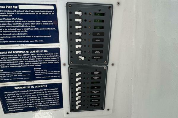 BULL FROG 35ft Duffy Yacht For Sale