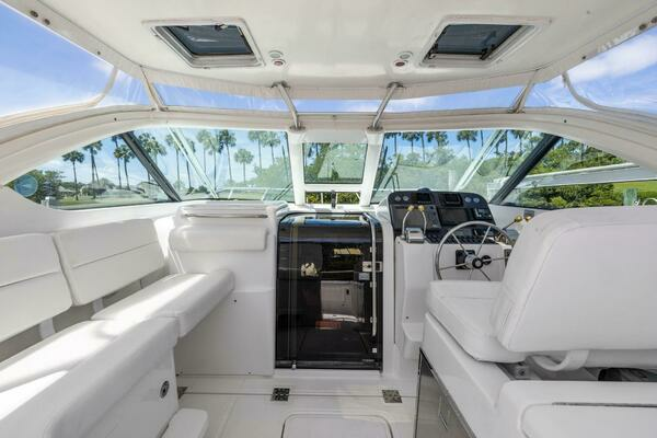 2006 Tiara Yachts 32