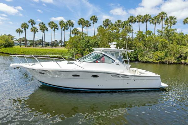 2006 Tiara Yachts 32