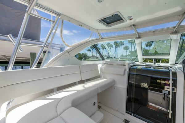 2006 Tiara Yachts 32