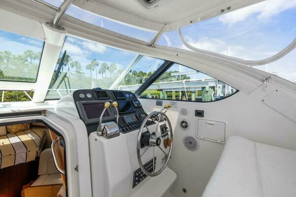2006 Tiara Yachts 32