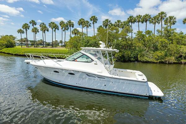 2006 Tiara Yachts 32