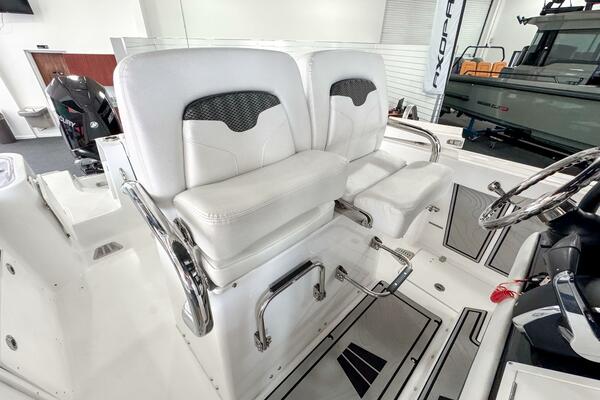 24ft Wellcraft Yacht For Sale