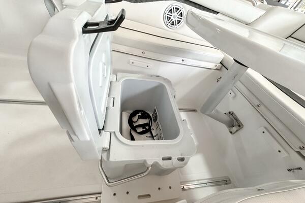 24ft Wellcraft Yacht For Sale