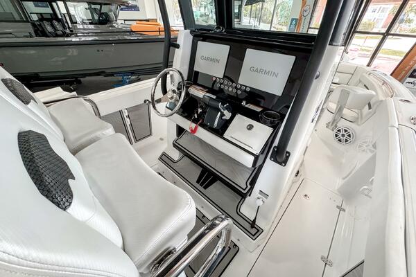 24ft Wellcraft Yacht For Sale