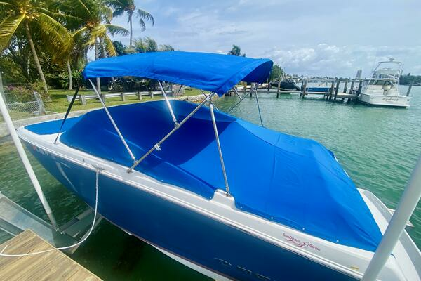 Photo of the 2016 Regal 22 Fasdeck