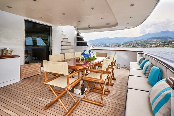 L INSTANT IV 108ft Costruzioni Navali Tigullio Castagnola Yacht For Sale