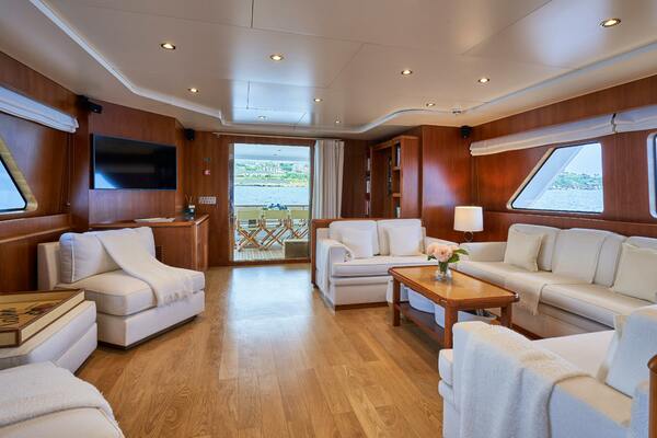 L INSTANT IV 108ft Costruzioni Navali Tigullio Castagnola Yacht For Sale