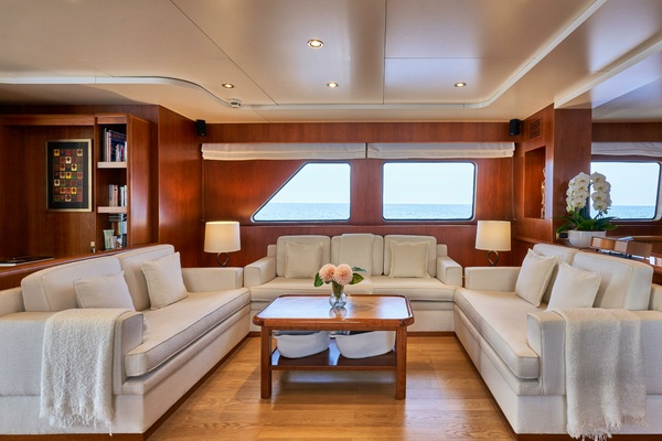 L INSTANT IV 108ft Costruzioni Navali Tigullio Castagnola Yacht For Sale