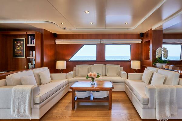 L INSTANT IV 108ft Costruzioni Navali Tigullio Castagnola Yacht For Sale