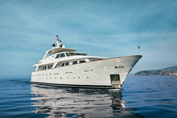 L INSTANT IV 108ft Costruzioni Navali Tigullio Castagnola Yacht For Sale