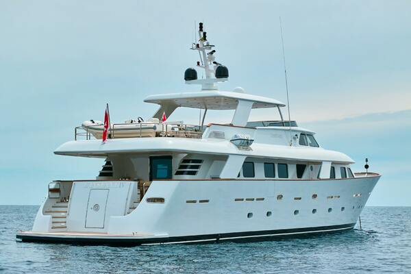 L INSTANT IV 108ft Costruzioni Navali Tigullio Castagnola Yacht For Sale