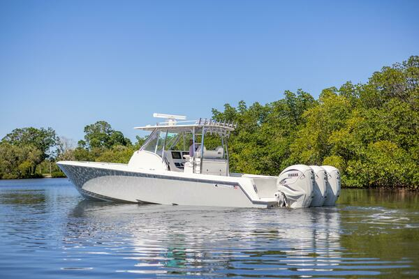 Photo of the 2021 Contender 39 FA