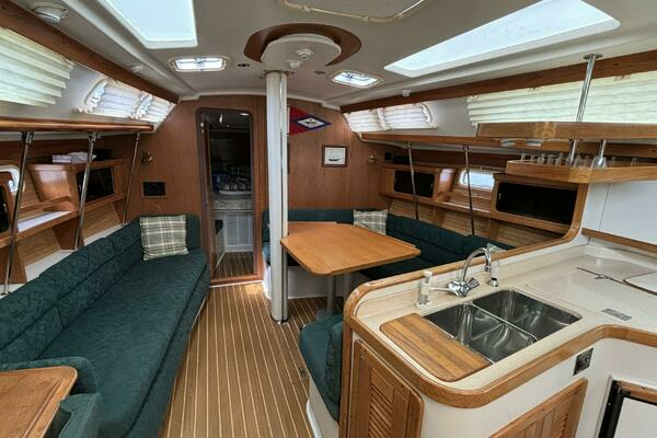 Photo of the 1997 Catalina 400 "Rendezvous"