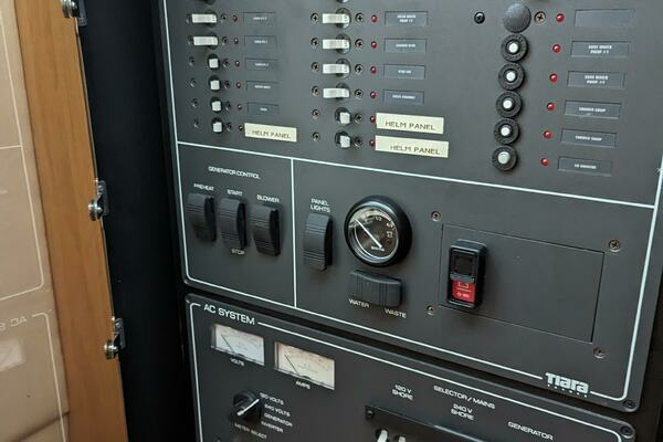 2003 Tiara Yachts 40