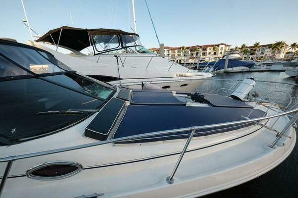 Photo of the 1997 Sea Ray 290 Sundancer