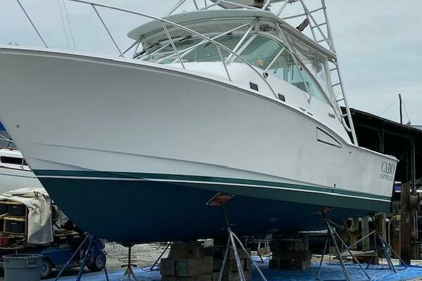 Photo of the 2000 Cabo 35 Express "OUTCAST"