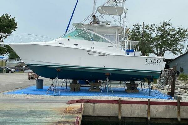 Photo of the 2000 Cabo 35 Express "OUTCAST"
