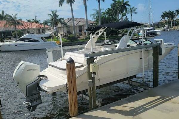 Photo of the 2019 Sea Ray SDX 270 Outboard