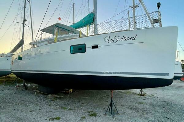 Photo of the 2015 Lagoon 450F "UNFETTERED"
