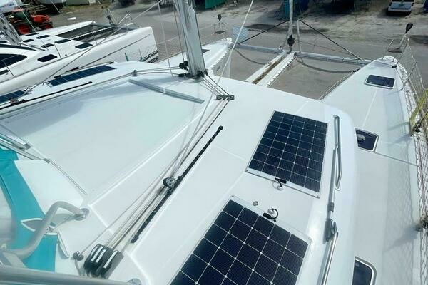 Photo of the 2015 Lagoon 450F "UNFETTERED"