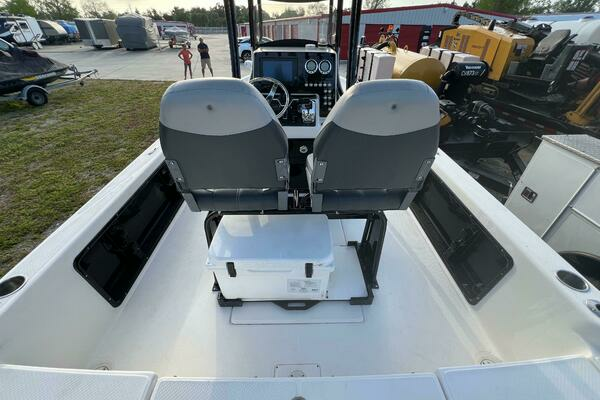 Photo of the 2016 Blue Wave 2400 Pure Bay "LUNA SEA"