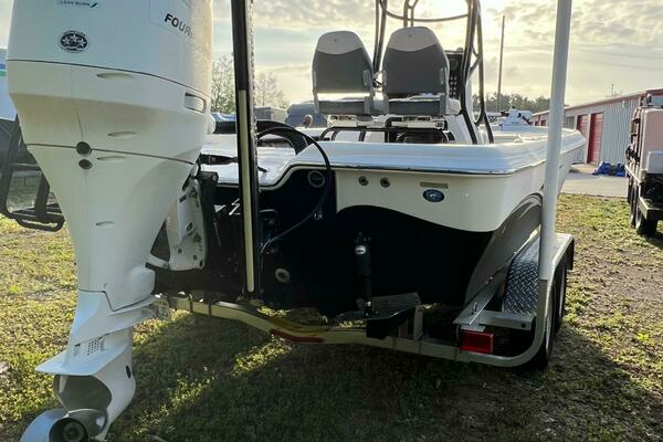 Photo of the 2016 Blue Wave 2400 Pure Bay "LUNA SEA"