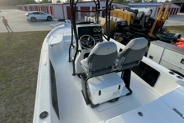 Photo of the 2016 Blue Wave 2400 Pure Bay "LUNA SEA"