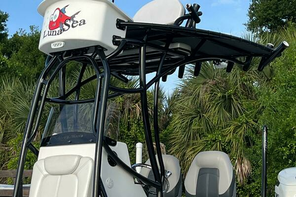 Photo of the 2016 Blue Wave 2400 Pure Bay "LUNA SEA"