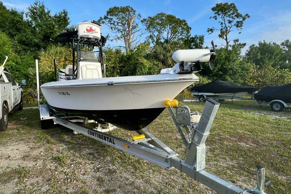 Photo of the 2016 Blue Wave 2400 Pure Bay "LUNA SEA"