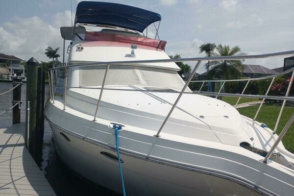 Photo of the 1991 Cruisers 385 "SUMMER BREEZE"