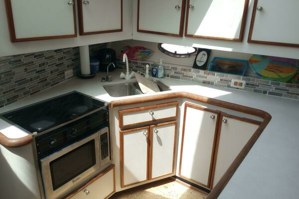 Photo of the 1991 Cruisers 385 "SUMMER BREEZE"