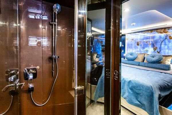 2022 Bering Yachts 73