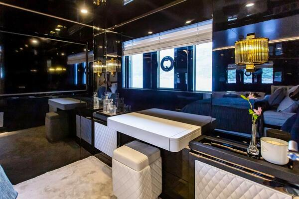 2022 Bering Yachts 73