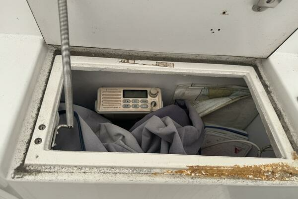 Photo of the 1990 Carver Mariner 3297 "Irish Rose"