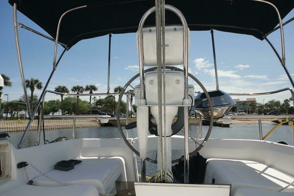 Photo of the 2013 Marlow-Hunter Hunter 27