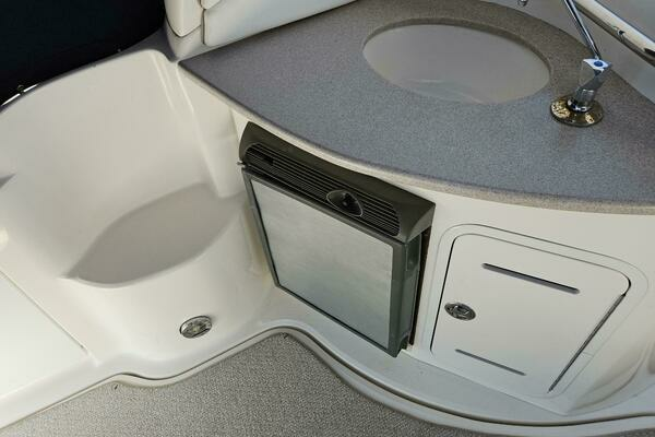 Photo of the 2004 Sea Ray 320 "HAI TUNA"