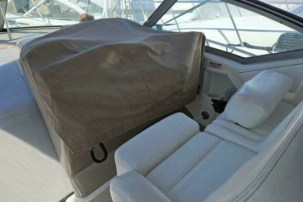 Photo of the 2004 Sea Ray 320 "HAI TUNA"